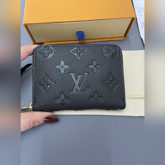 Louis Vuitton Zippy Coin Purse - Picture 2 of 12